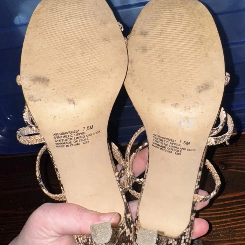 Steve Madden Tan and Cream Snake Print Heels - Picture 5 of 5